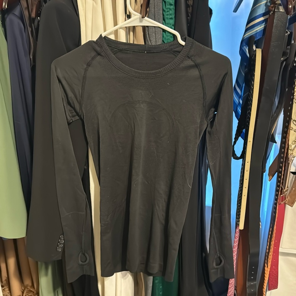 Lululemon top